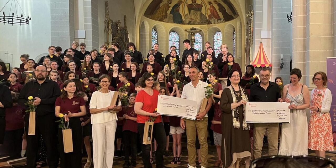Beeindruckender Besucherandrang beim Benefiz-Mittsommerkonzert der Koblenzer Zonta Clubs mit der Singschule Koblenz in der Basilika St. Kastor