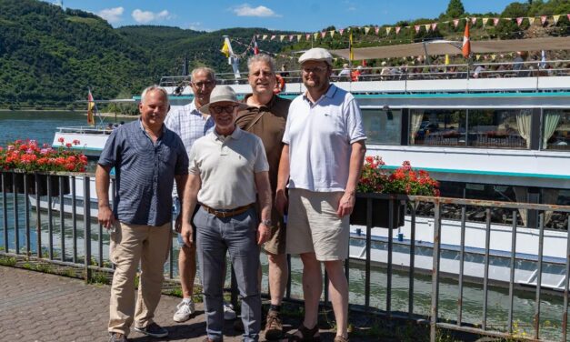 Gesellige Stunden auf dem Rhein: Knapp 600 Seniorinnen und Senioren nahmen an den Ausflügen der Stadt Boppard teil
