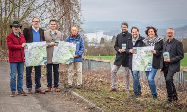 Koblenz zu Fuß entdecken: Wanderkarte für die rechte Rheinseite in neuer Auflage erhältlich