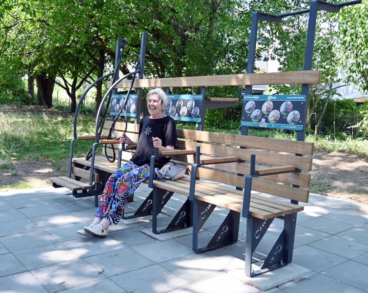Neue Fitnessbänke laden zu Bewegung im Alltag ein