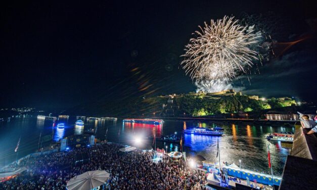 Höhenfeuerwerk zu Rhein in Flammen in Koblenz findet statt
