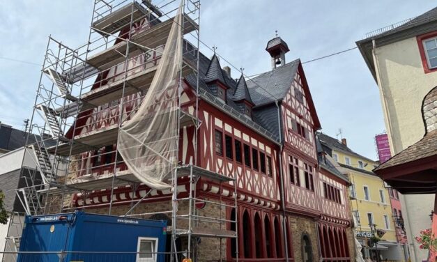 Gerüst am Alten Rathaus ist abgebaut