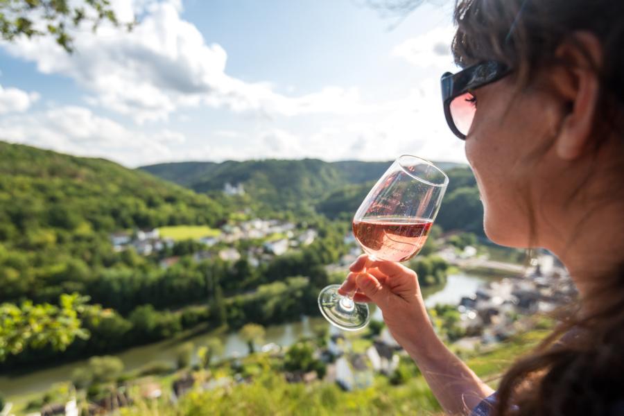 Genusswanderung verbindet Naturerlebnis und regionale Kulinarik