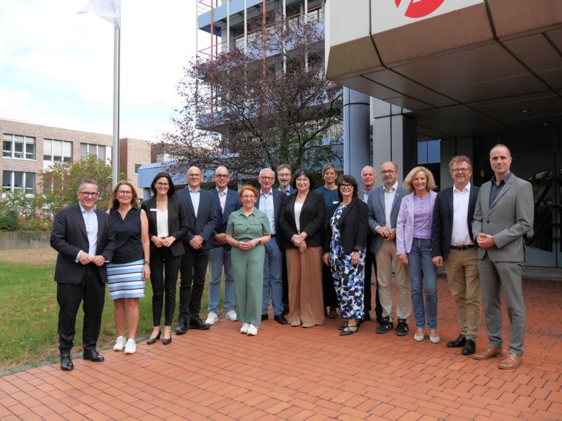 Arbeitsmarkt im Wandel: Politik und Arbeitsverwaltung im Austausch