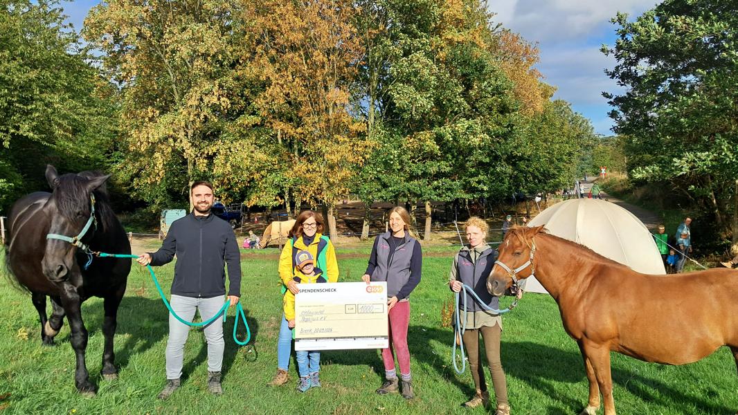 evm-Azubis übergeben 1.000 Euro an Pegasus e.V.