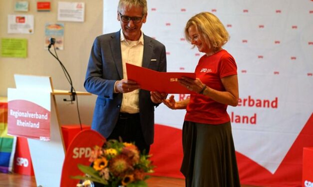 40 Jahre SPD:  Anna Köbberling beim Rheinland-Treffen geehrt