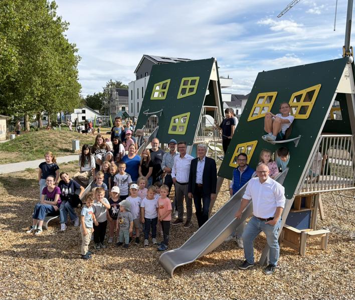 Neuer Spielplatz in Block: Viel Raum für Spiel und Begegnung
