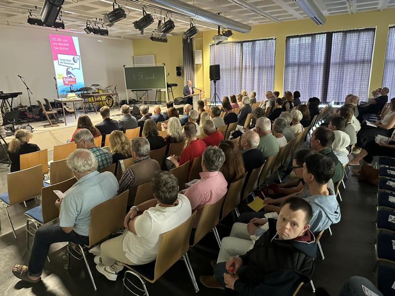 vhs Neuwied fördert Austausch der Generationen