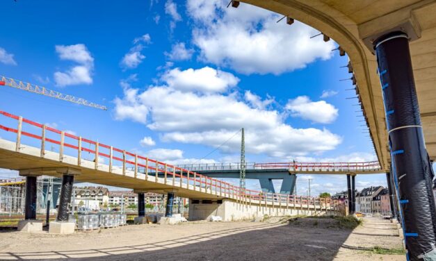 444-Meter-Brücke zwischen Rauental und Goldgrube hat Form angenommen – Eröffnung im kommenden Jahr geplant