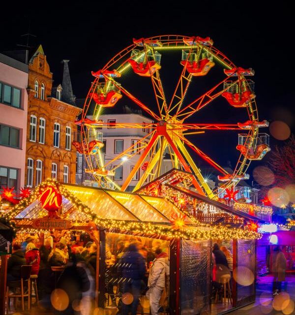 Weihnachtszauber mit Kinderliedern, Riesenrad und stabilen Glühwein-Preisen